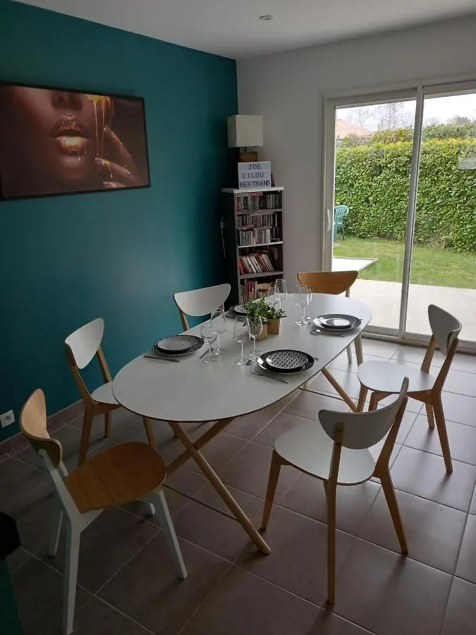 Maison BELIZO, familiale ,calme et reposante. Vernet 0*,