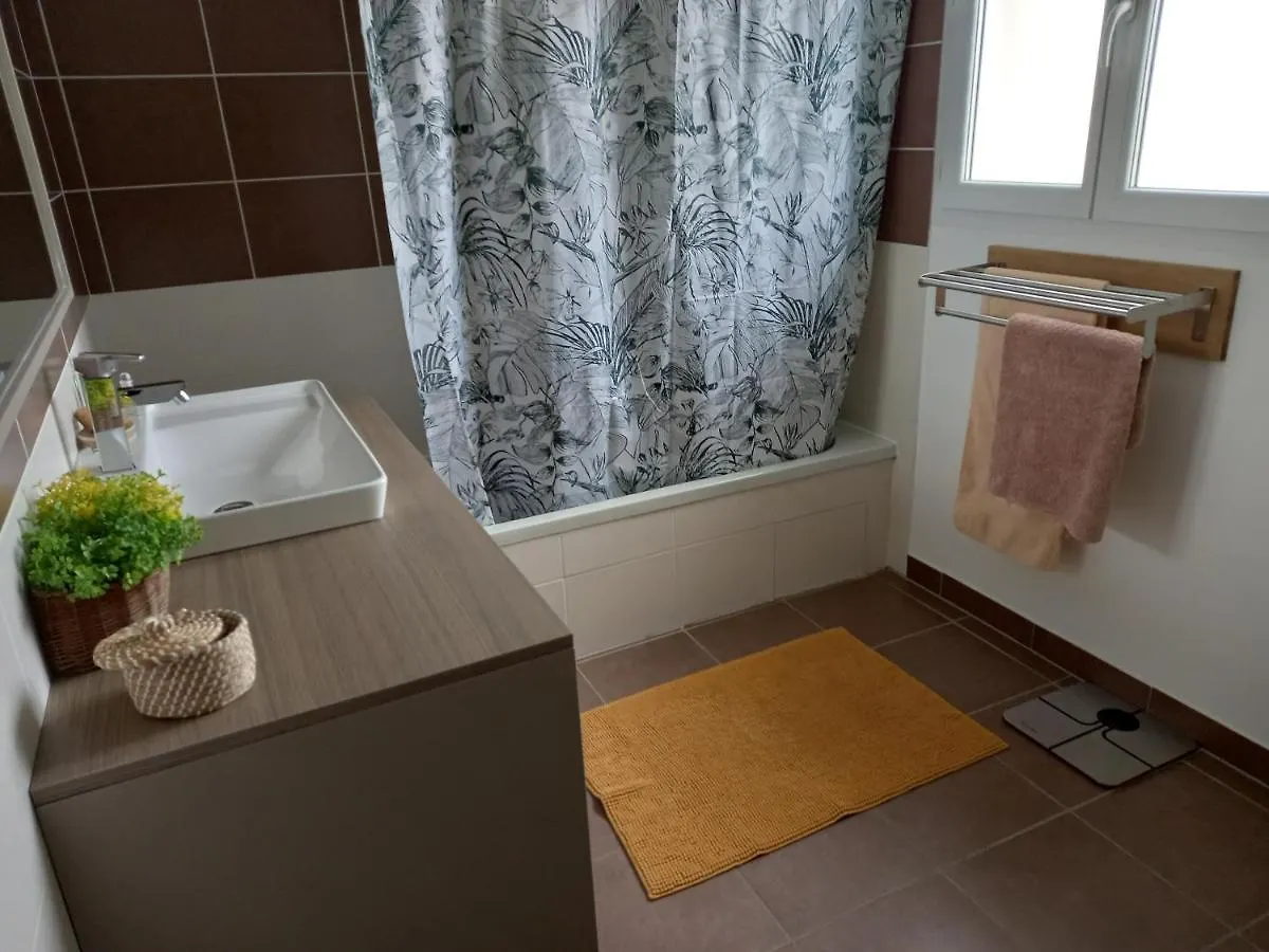 Maison BELIZO, familiale ,calme et reposante. Vernet
